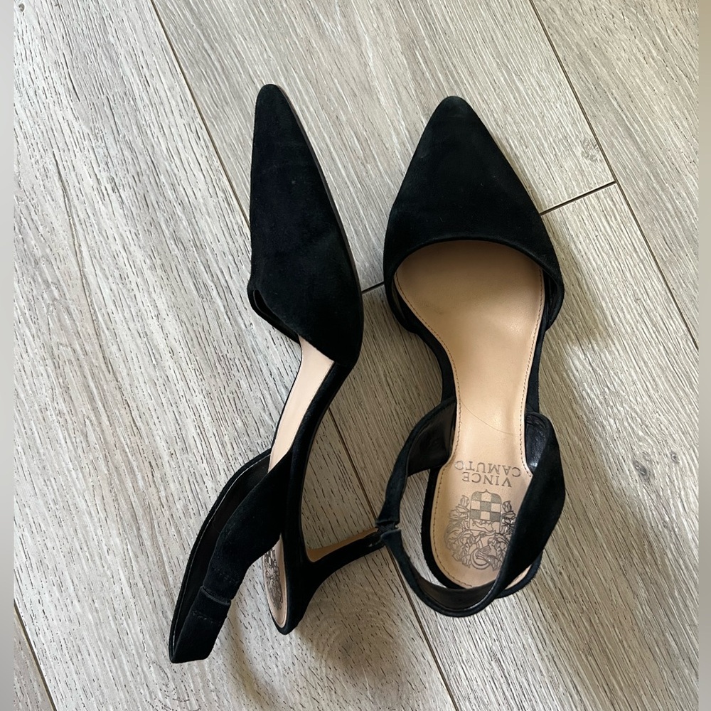 Vince Camuto Black kitten heel pump